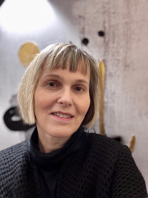 Das Foto zeigt die Work-Coachin Barbara Nobis. Sie berichtet von ihrem etwas holprigen Start in ihr Leben mit The Work of Byron Katie, die auch unter dem Namen Inquiry Based Stress Reduction (IBSR) bekannt ist.