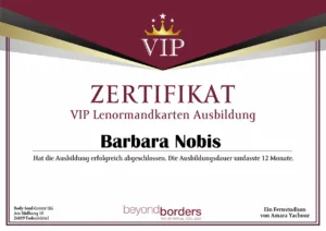 Das Foto zeigt das Zertifikat der 12-monatigen Lenormand-Ausbildung von Barbara Nobis.
